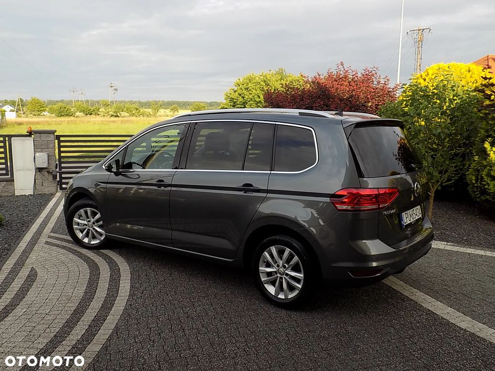 Volkswagen Touran - 21