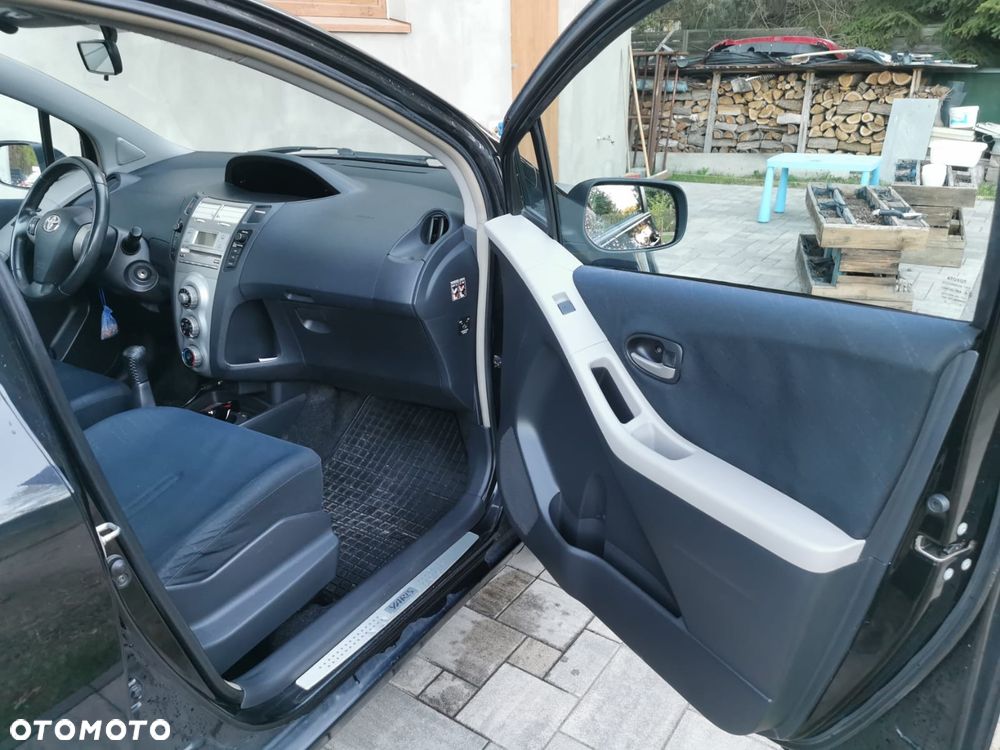 Toyota Yaris - 11