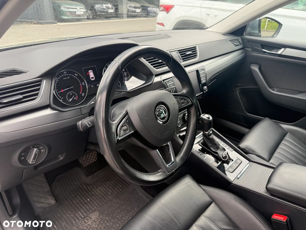 Skoda Superb 2.0 TDI Style DSG - 24