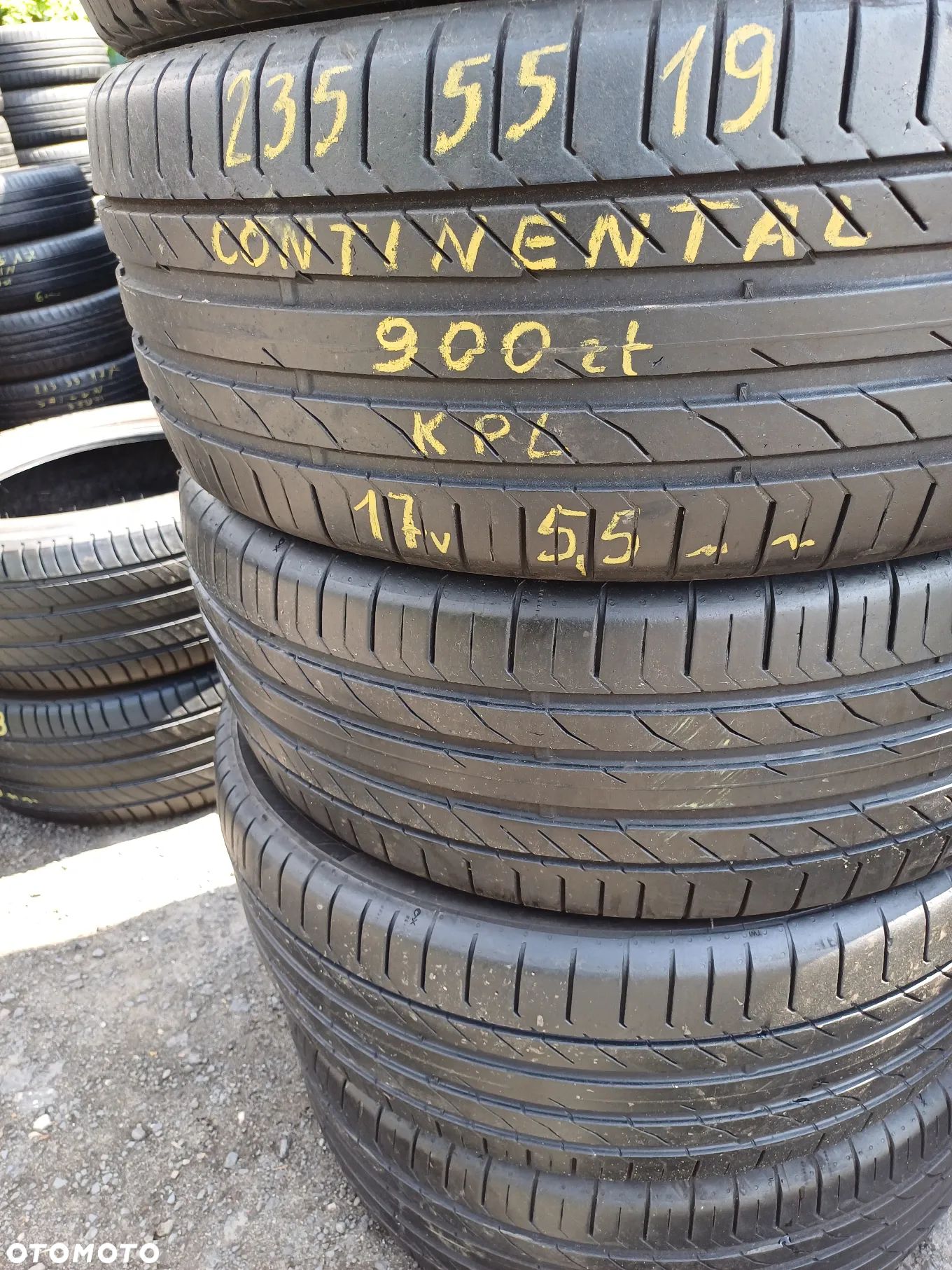 235/55/19 Continental - 1