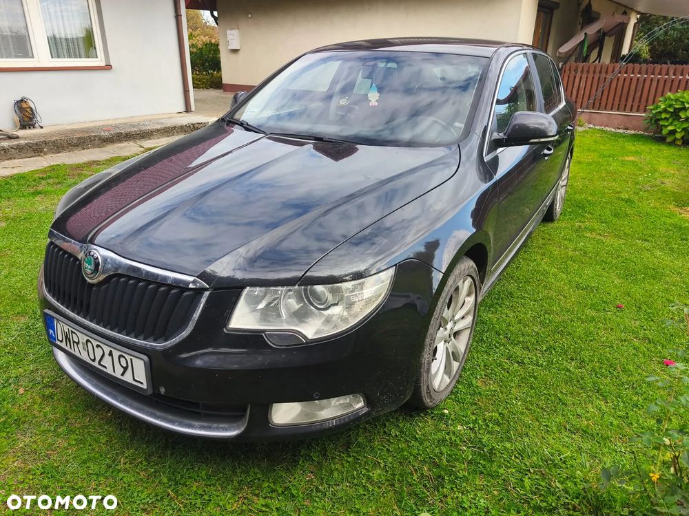 Skoda Superb 2011 photo 4
