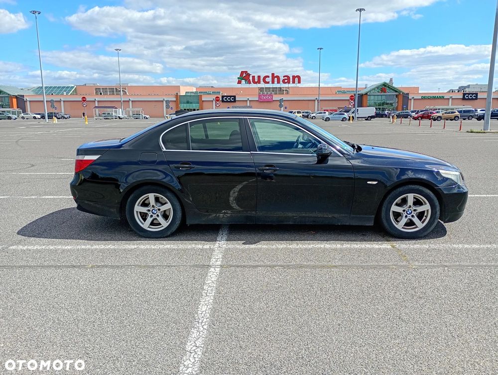 BMW Seria 5 523i - 4