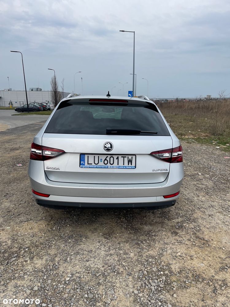 Skoda Superb 2.0 TDI Premium Edition - 5