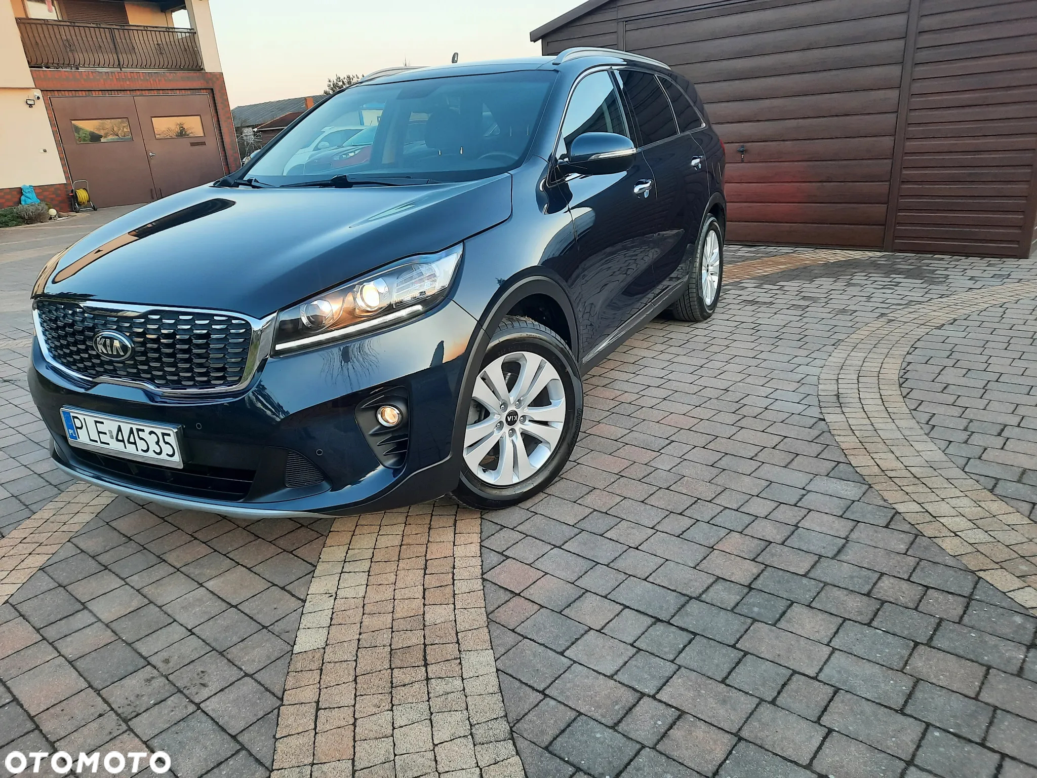Kia Sorento - 2