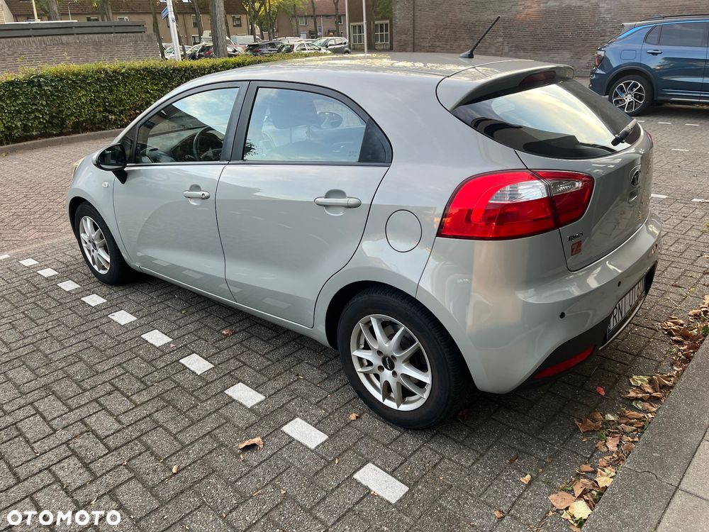 Kia Rio 1.4 M (klm) - 10