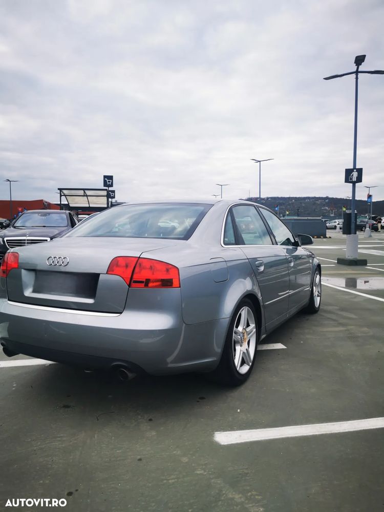 Audi A4 2.0 T FSI multitronic - 6