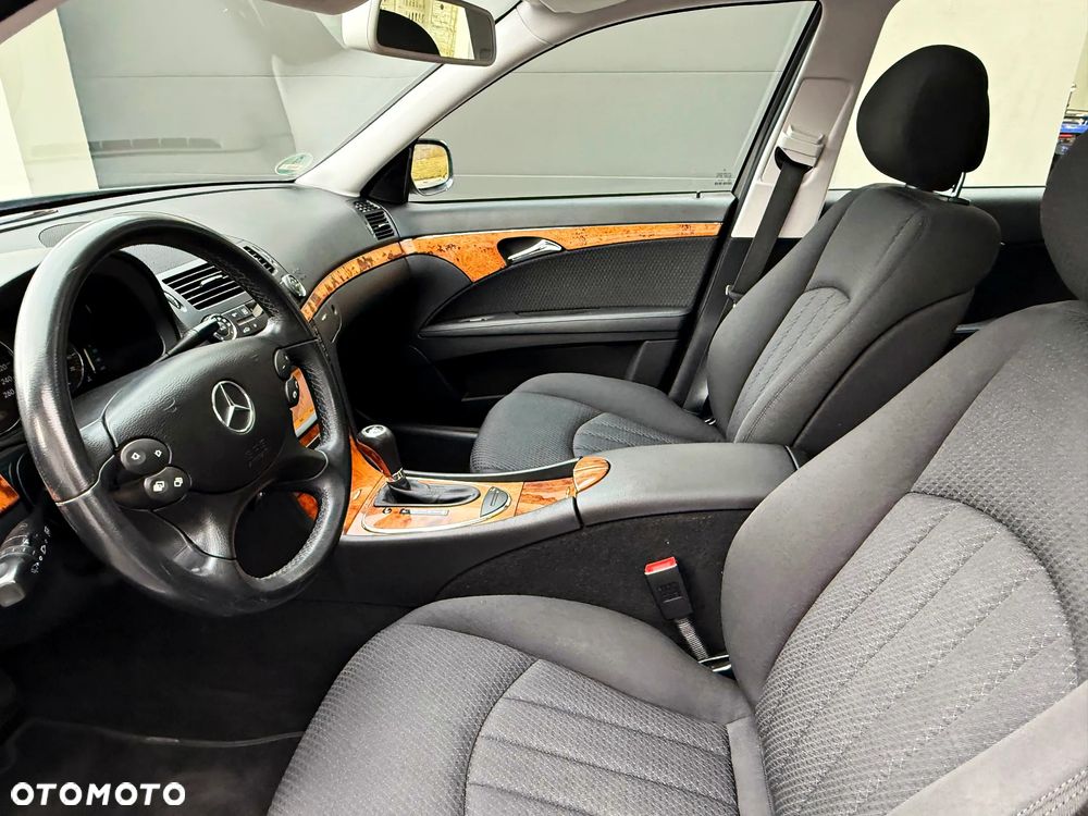 Mercedes-Benz Klasa E - 27