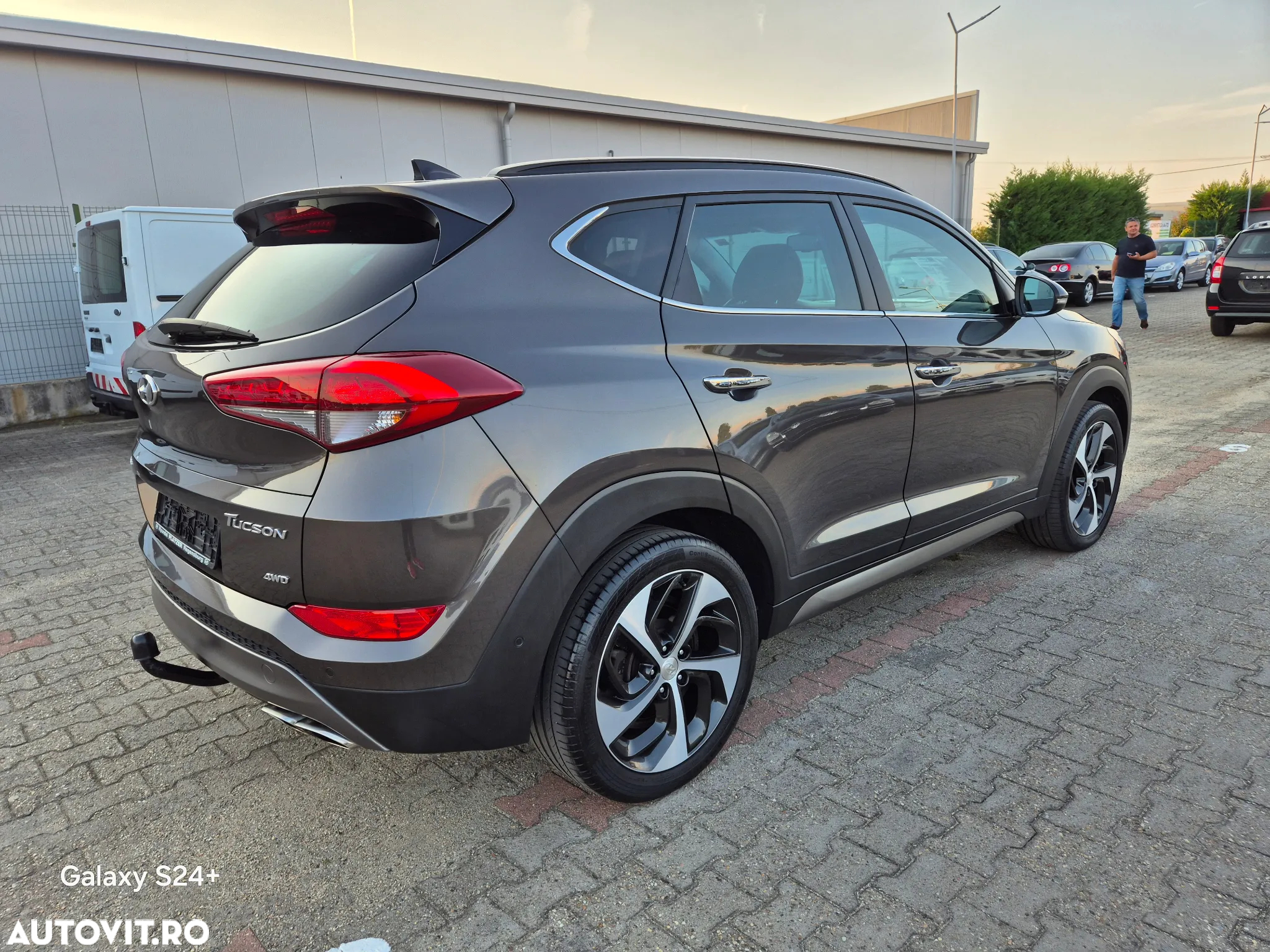 Hyundai Tucson 2.0 CRDI 4WD 6AT Luxury Pack+ - 4
