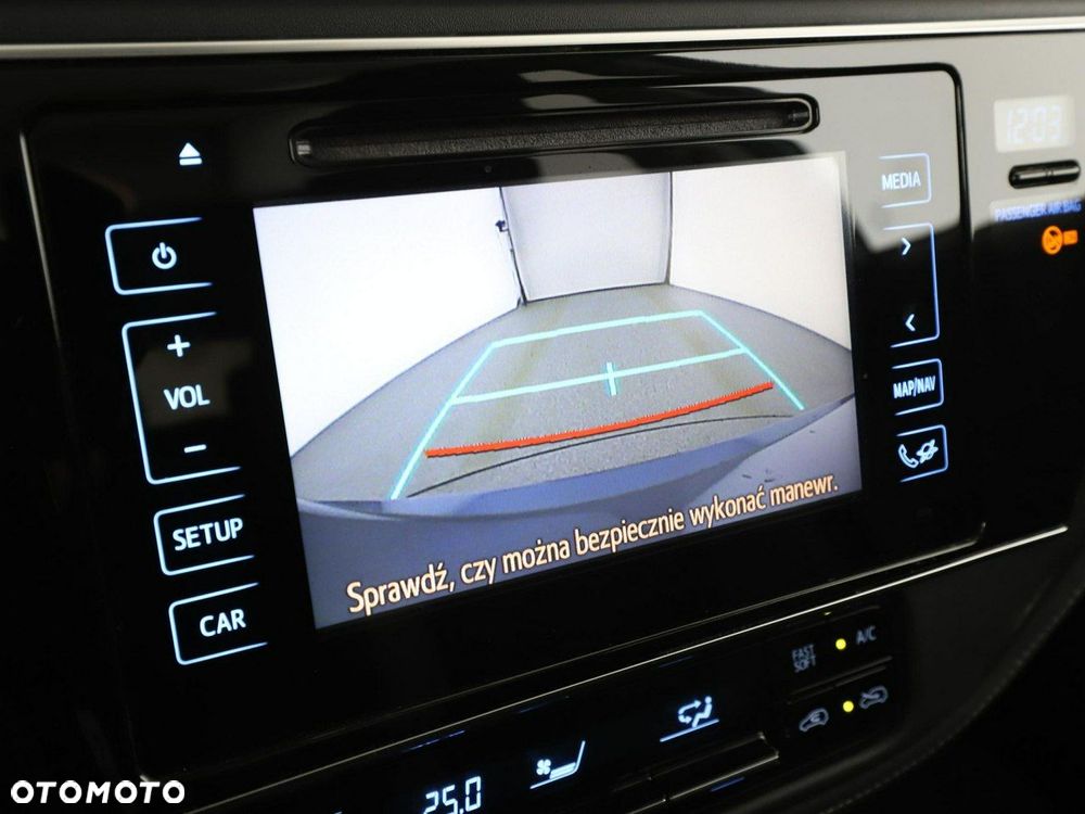 Toyota Auris Hybrid 135 Comfort - 24