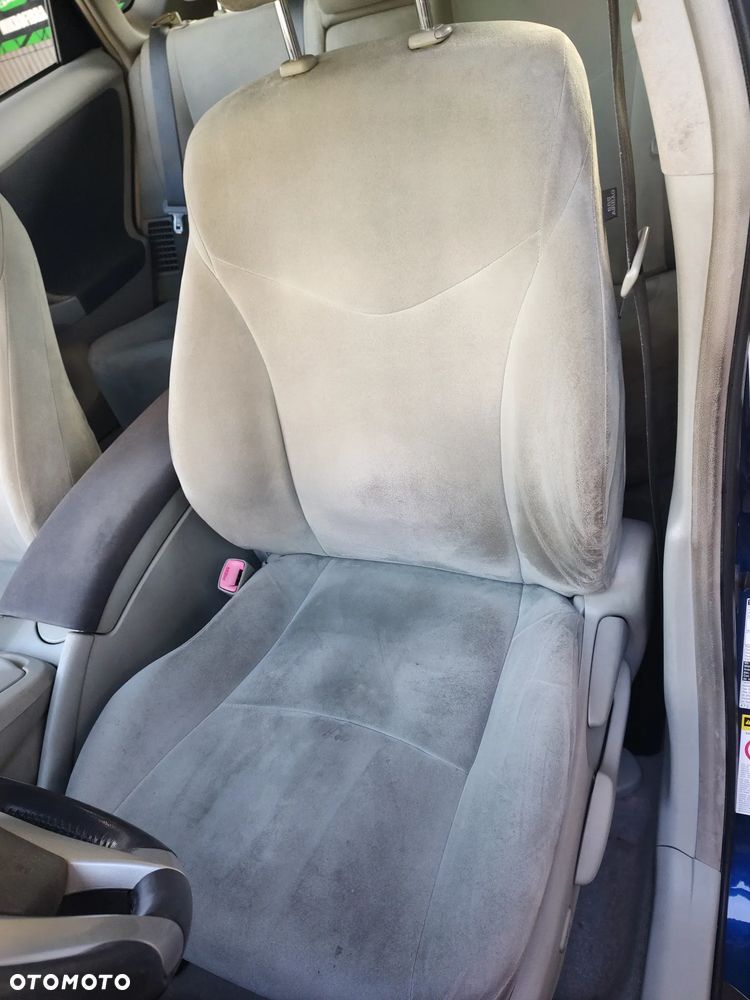 Toyota Prius 1.8 HSD Sol - 6