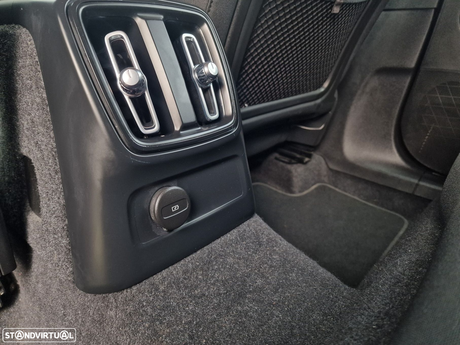 Volvo XC 40 - 18