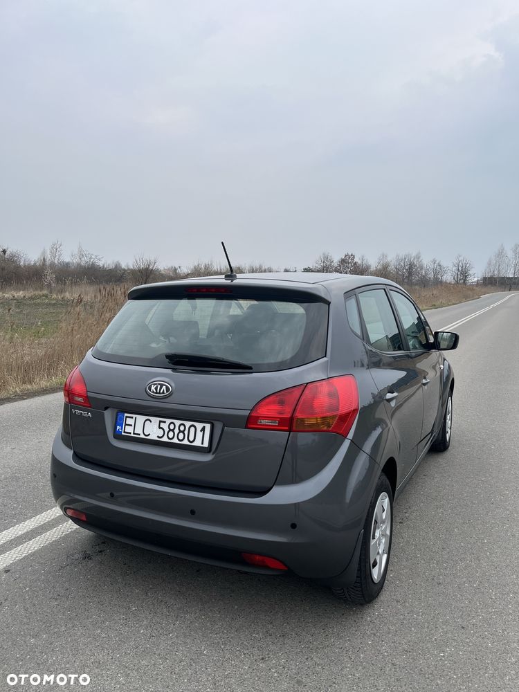 Kia Venga - 5