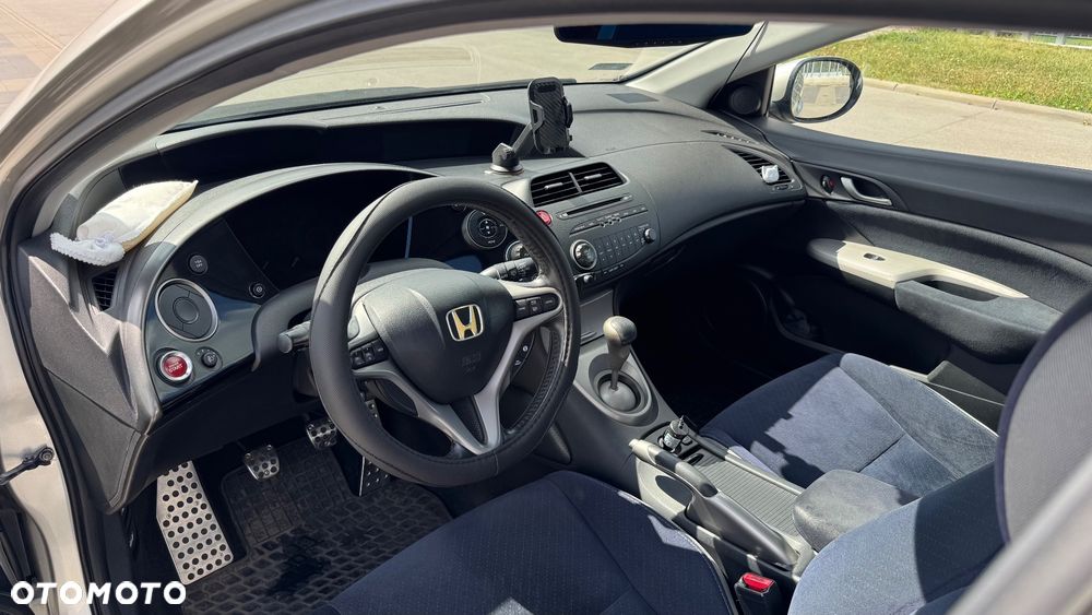 Honda Civic 1.8 Sport - 17