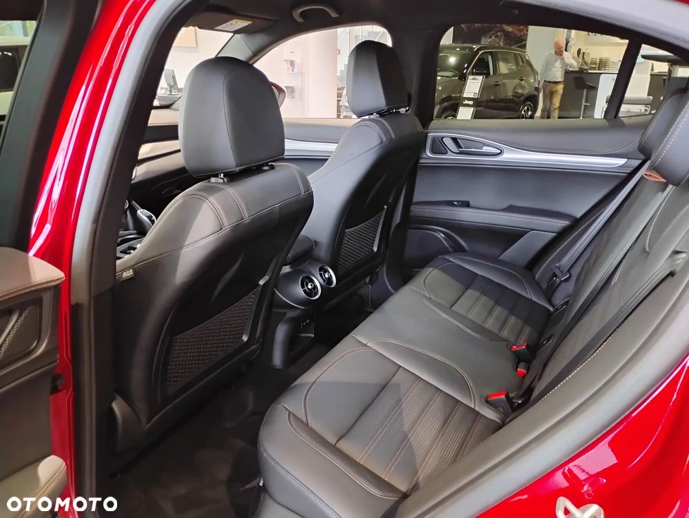 Alfa Romeo Stelvio 2.0 Turbo Intensa Q4 - 15