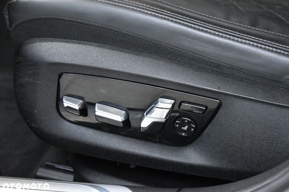 BMW Seria 7 740d xDrive - 13