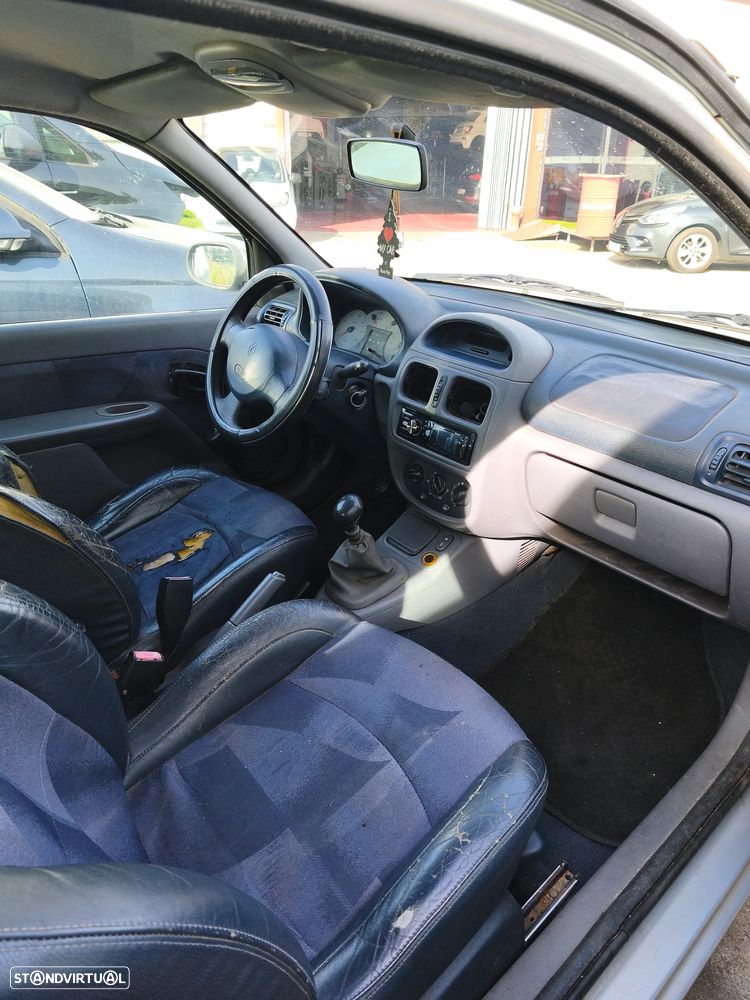 Renault Clio 1.4 16V Dynamique - 5