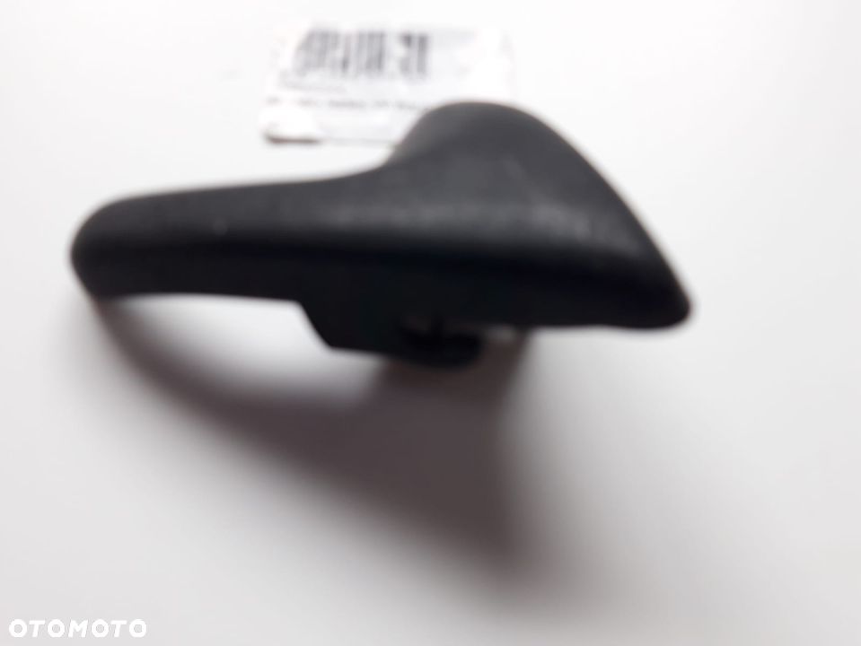 KLAMKA WEWN.prawa strona  VW Volkswagen  POLO 95- - 2
