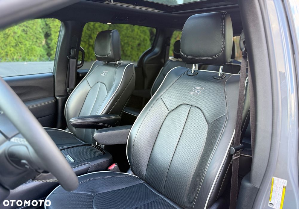 Chrysler Pacifica - 13