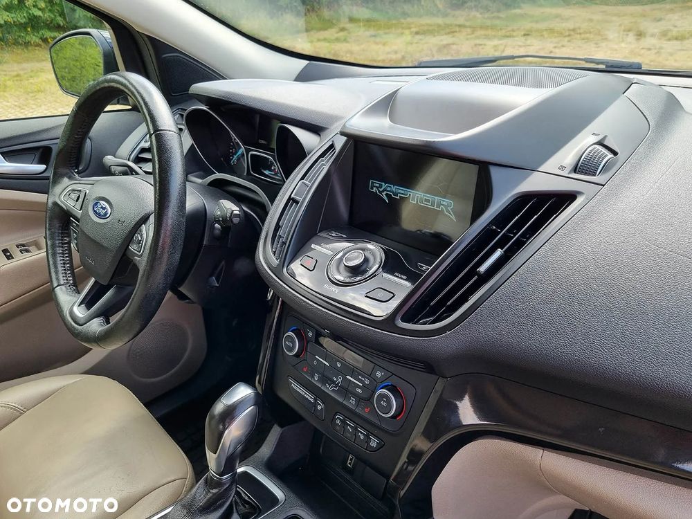 Ford Escape 2.0 EcoBoost AWD Titanium - 9