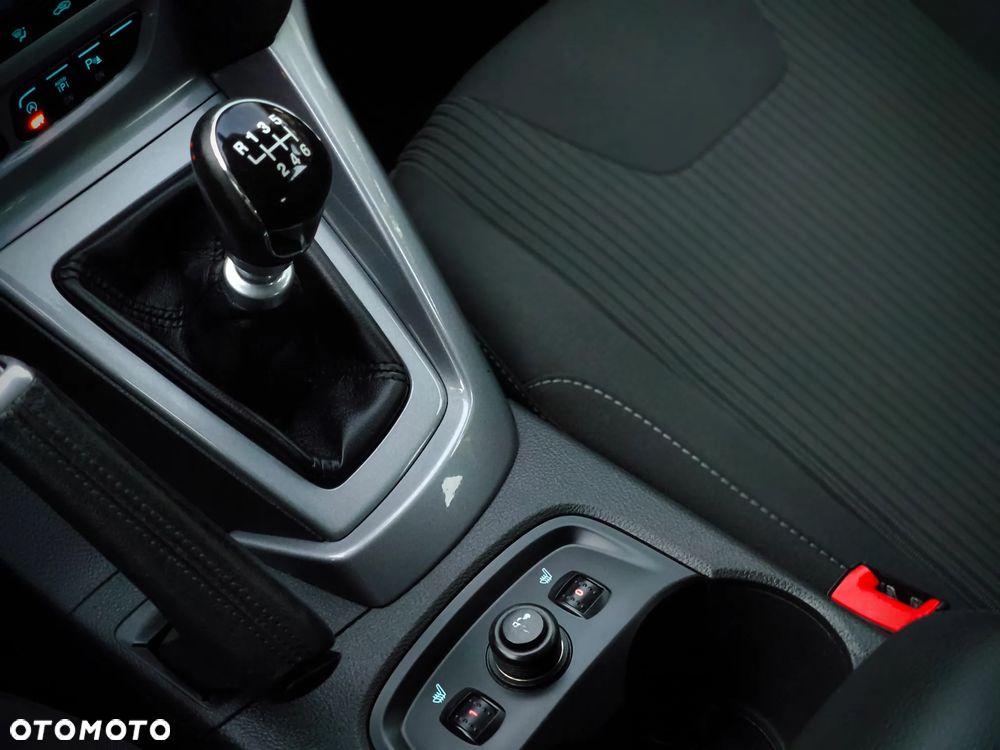 Ford Focus 1.0 EcoBoost Titanium - 25