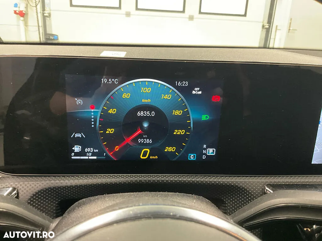 Mercedes-Benz CLA - 9