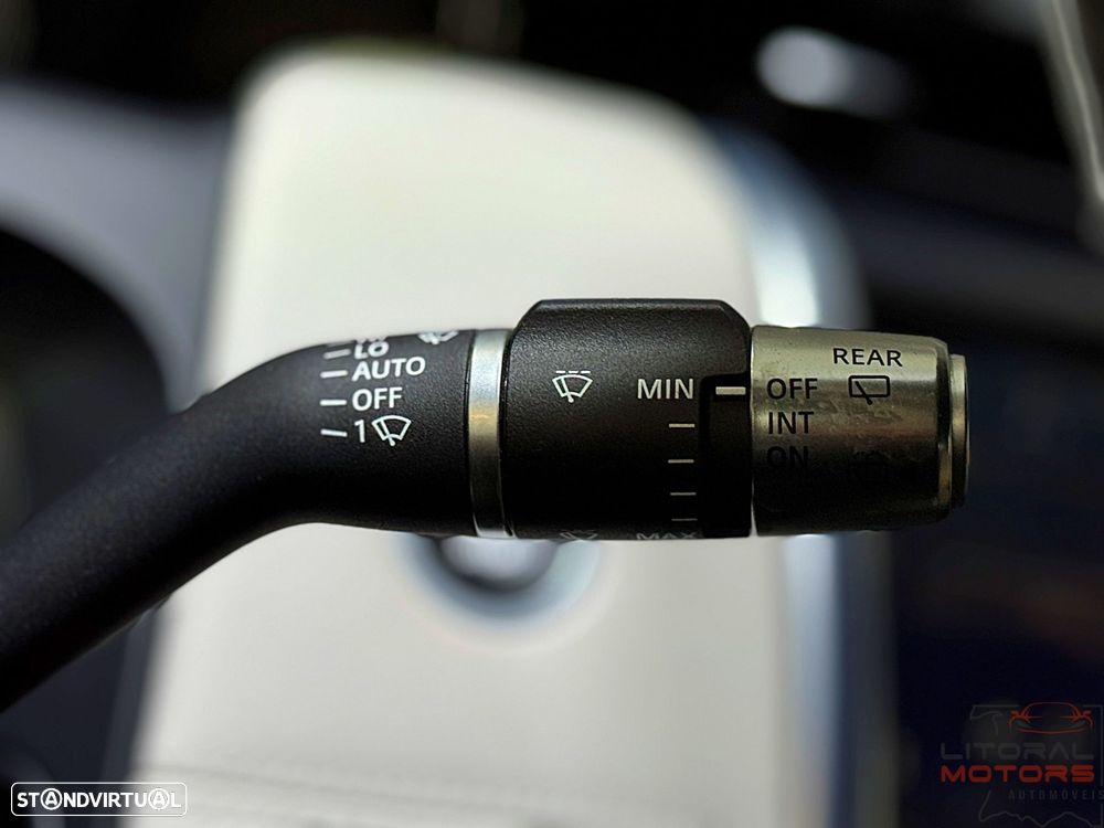 Land Rover Discovery Sport P300e R-Dynamic S - 27
