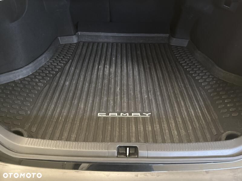 Toyota Camry 2.5 Hybrid Executive CVT - 24