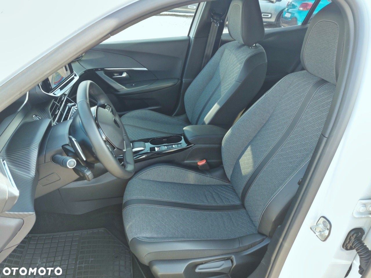 Peugeot 2008 1.2 PureTech Allure Pack S&S EAT8 - 9