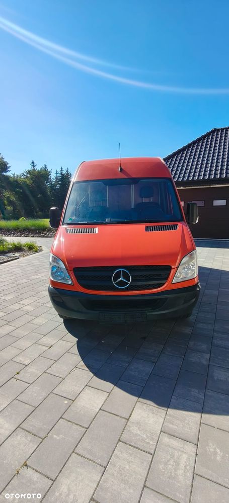 Mercedes-Benz 211 CDI (Model W906) - 10