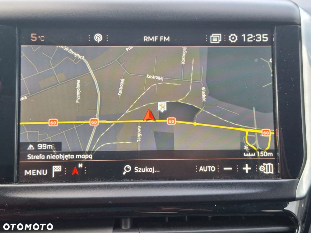 Peugeot 2008 1.2 Pure Tech GPF Signature S&S - 11