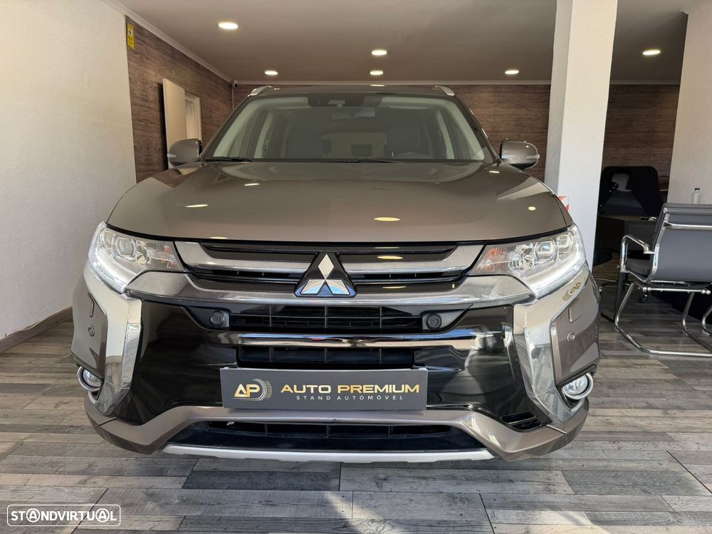 Mitsubishi Outlander 2.0 Instyle Navi - 3