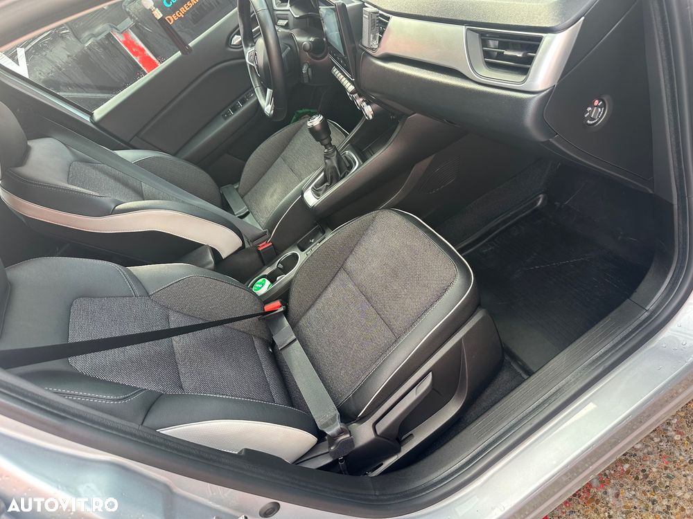 Renault Captur MHEV 140 Techno - 10