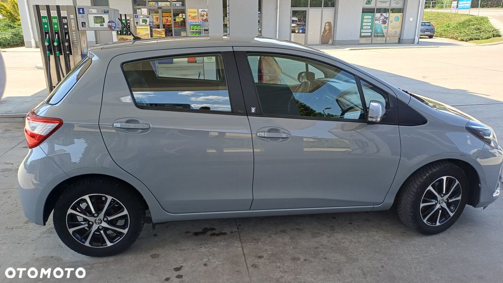 Toyota Yaris 1.5 Premium - 4