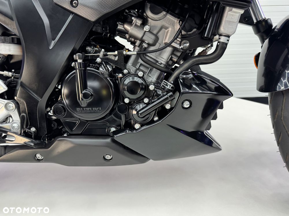 Suzuki GSX - 14
