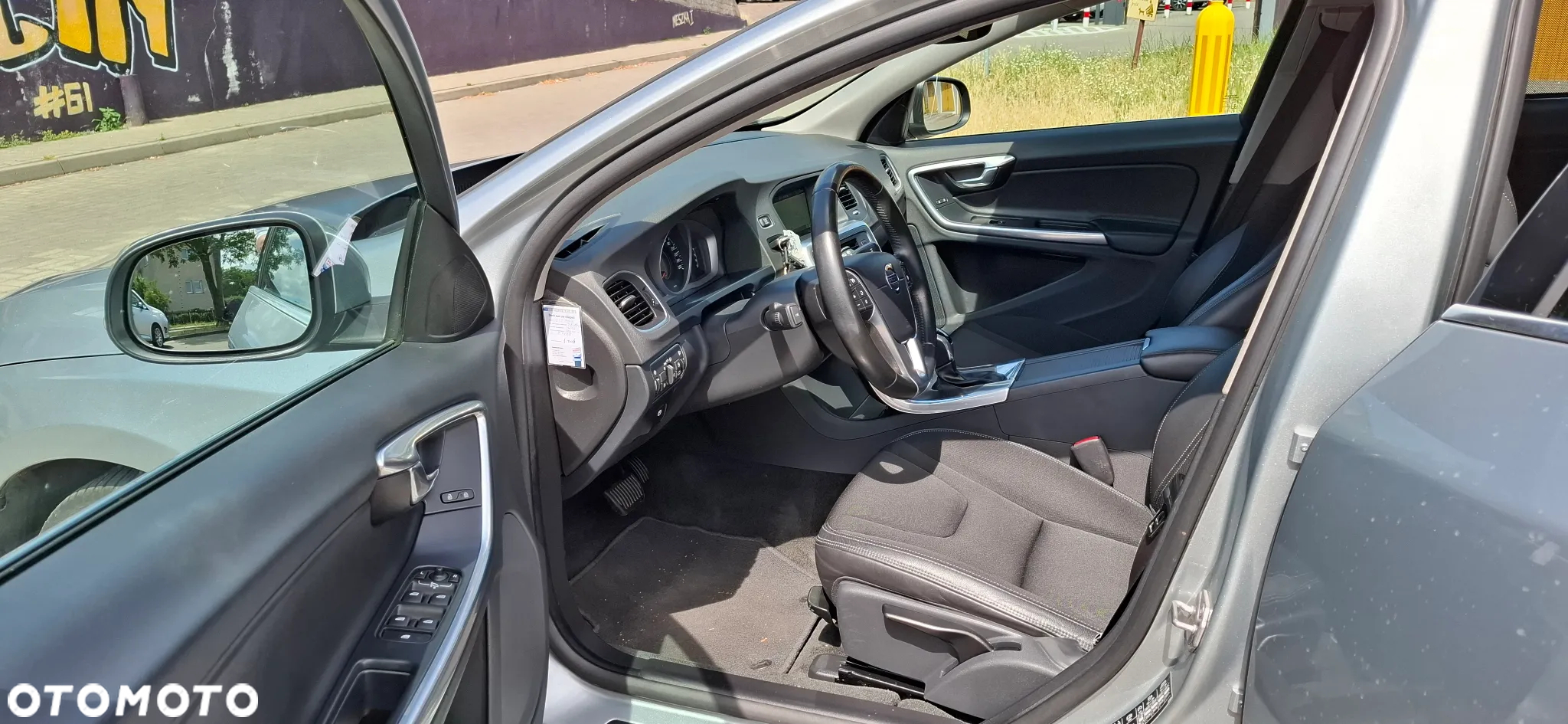 Volvo V60 D3 Drive-E R-Design Momentum - 11