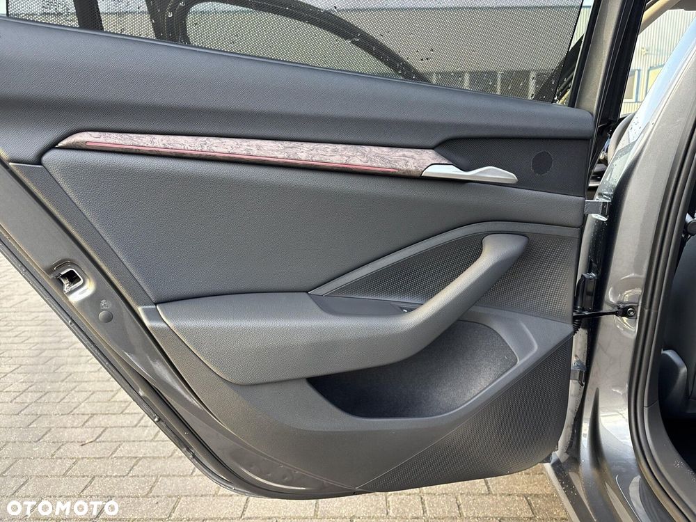 Skoda Superb 2.0 TDI SCR 4x4 L&K DSG - 33