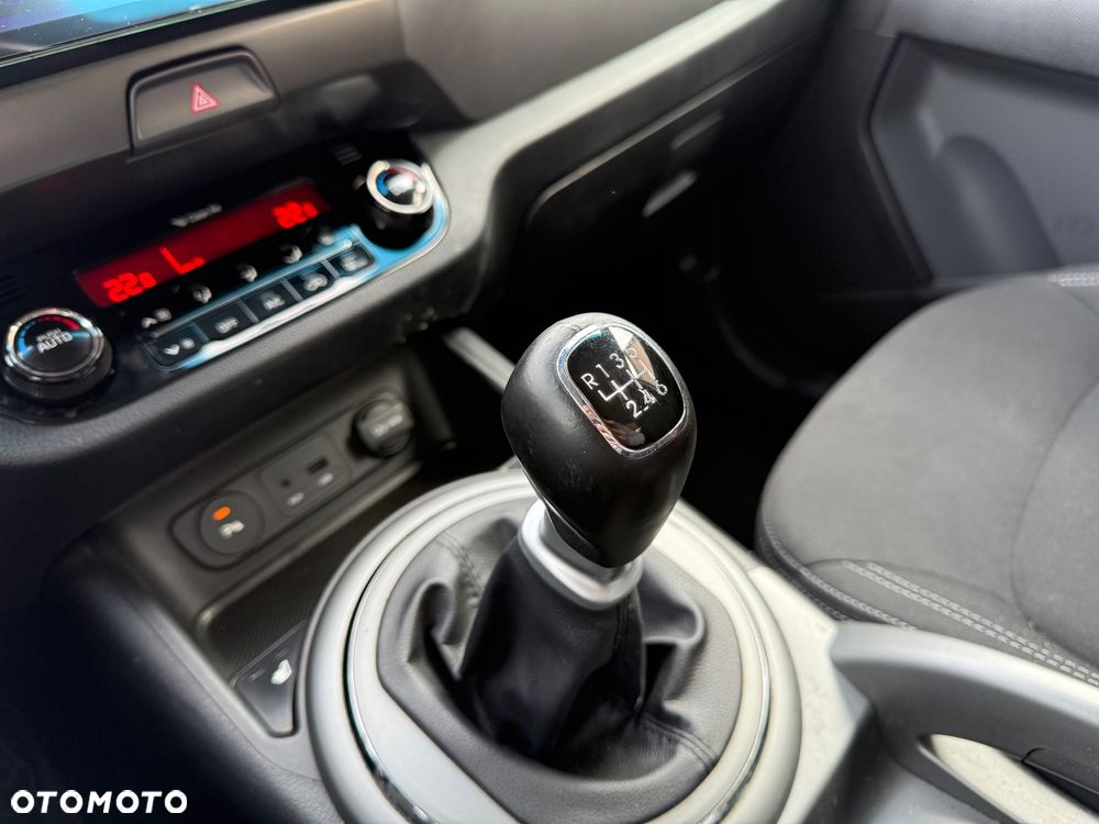 Kia Sportage 2.0 CVVT 4WD Spirit - 21