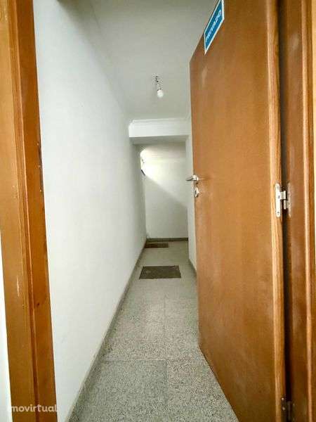 Loja em Valpaços com WC e arrecadação - Grande imagem: 5/7