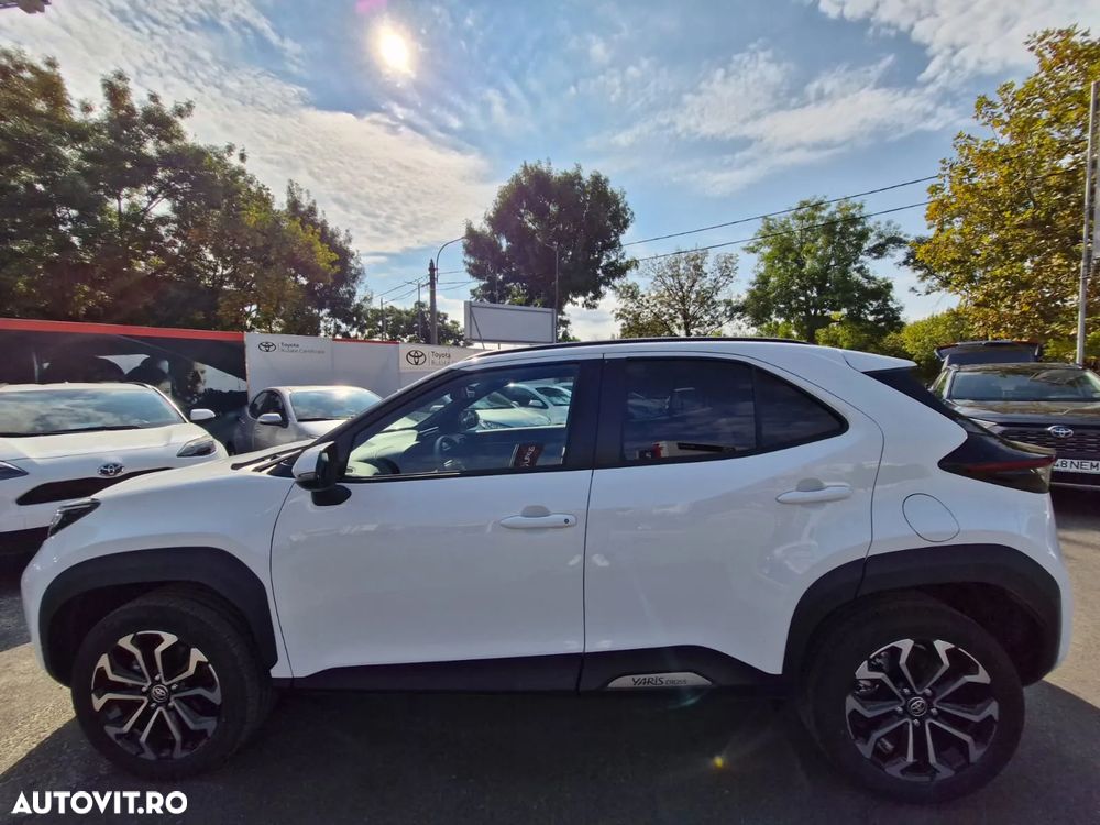 Toyota Yaris Cross 1.5 VVT-i HSD 4x2 Dynamic - 4