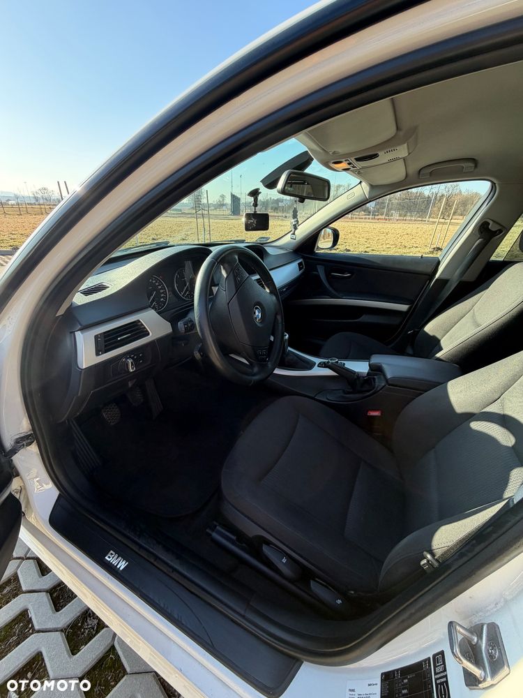 BMW Seria 3 320d - 16