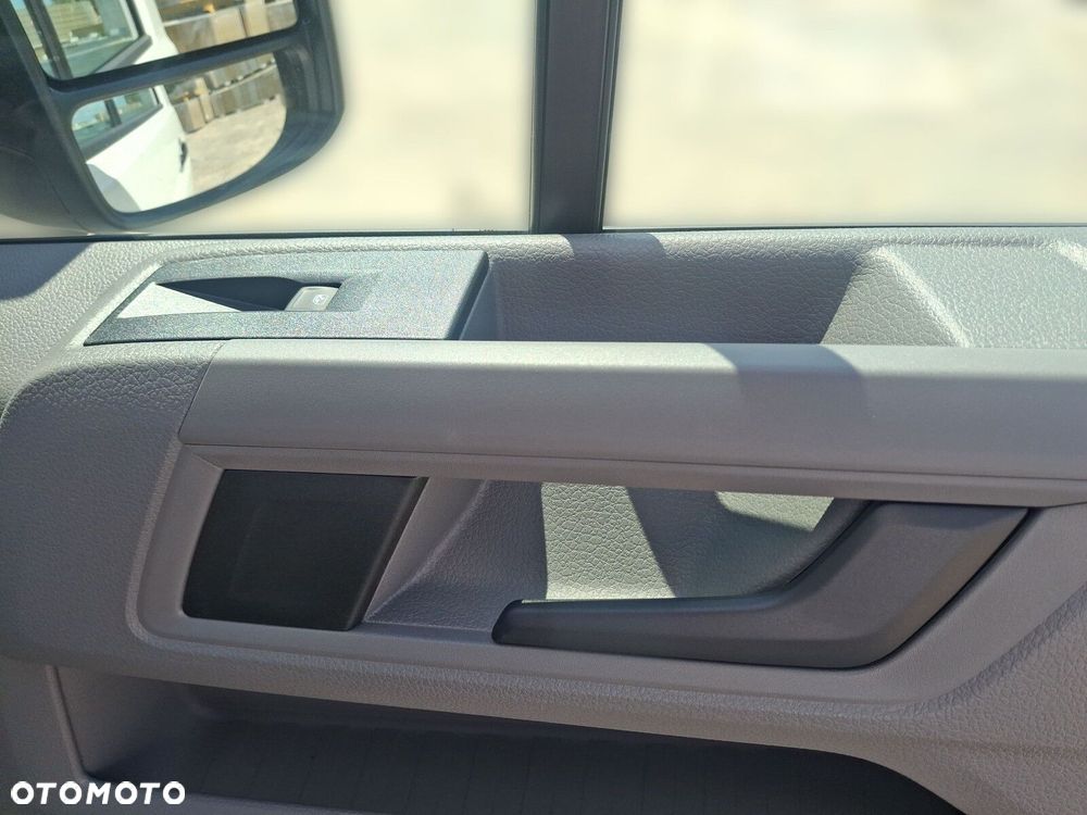 Volkswagen Crafter 2.0 TDI 140 KM Manual - 35