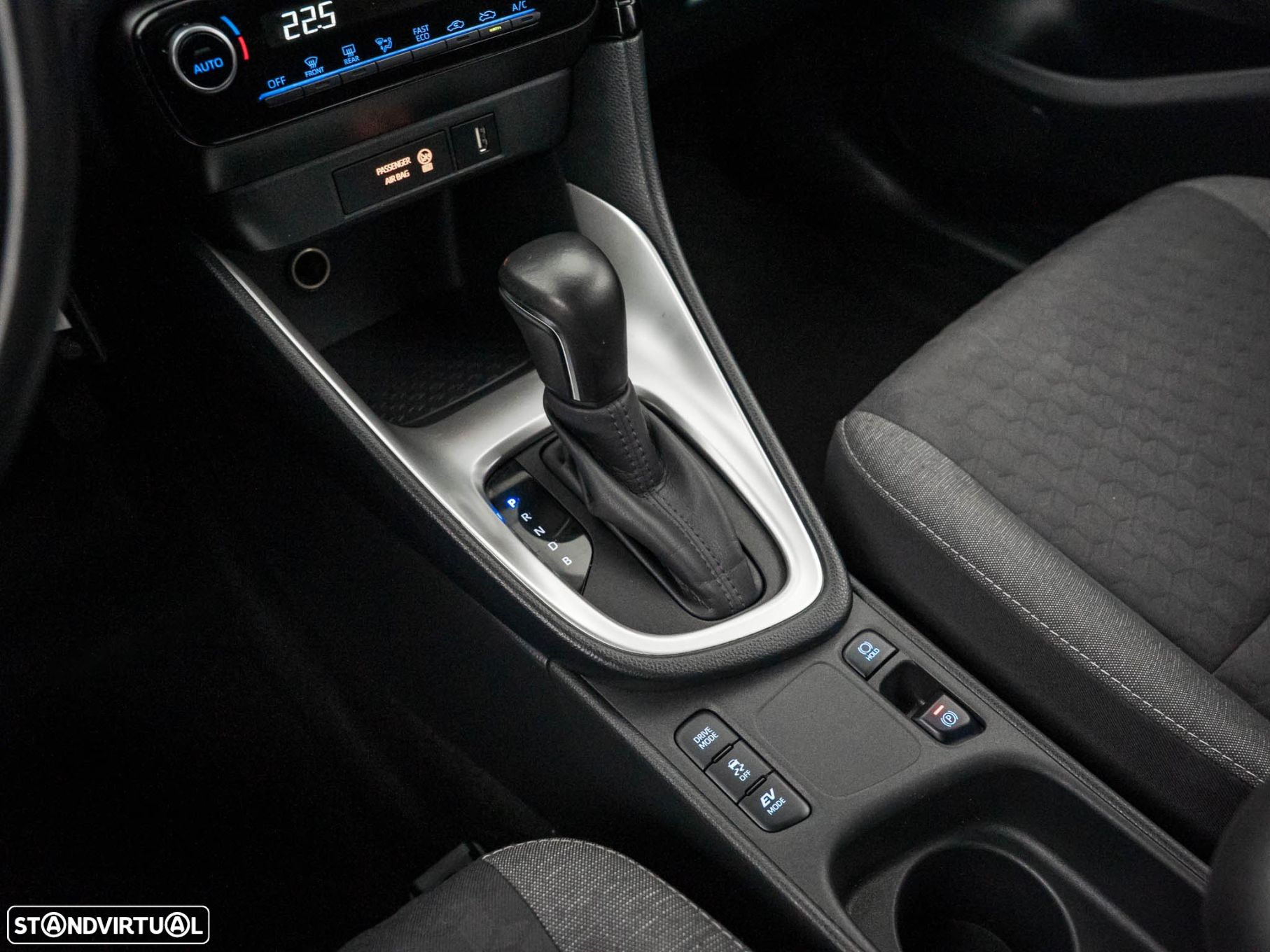 Toyota Yaris 1.5 HDF Exclusive - 24