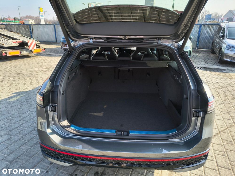 Volkswagen Passat - 8