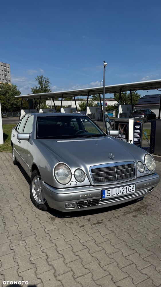 Mercedes-Benz Klasa E - 1