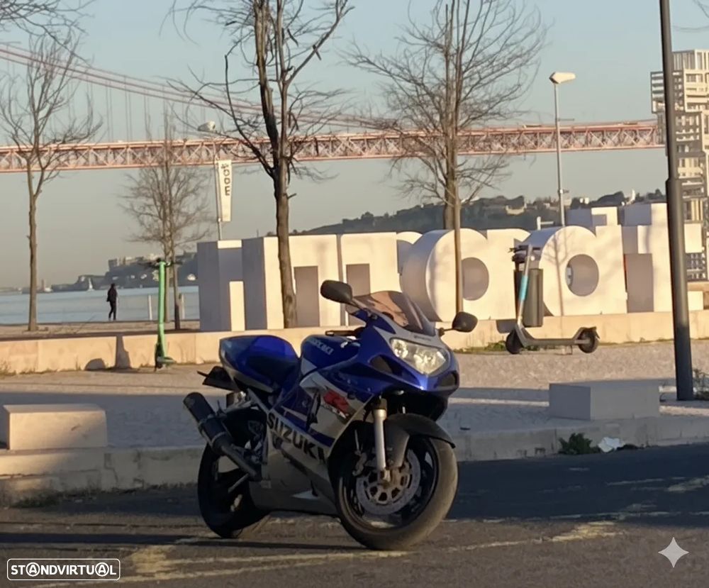 Suzuki GSX-R - 4