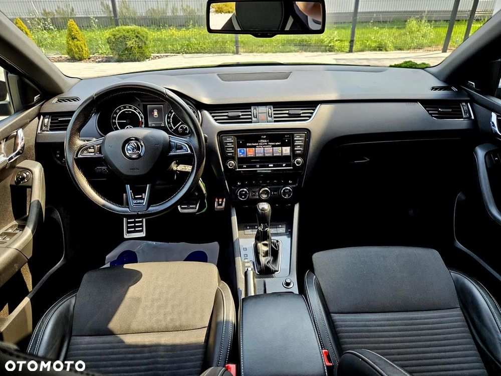 Skoda Octavia 2.0 TDI DSG RS - 20