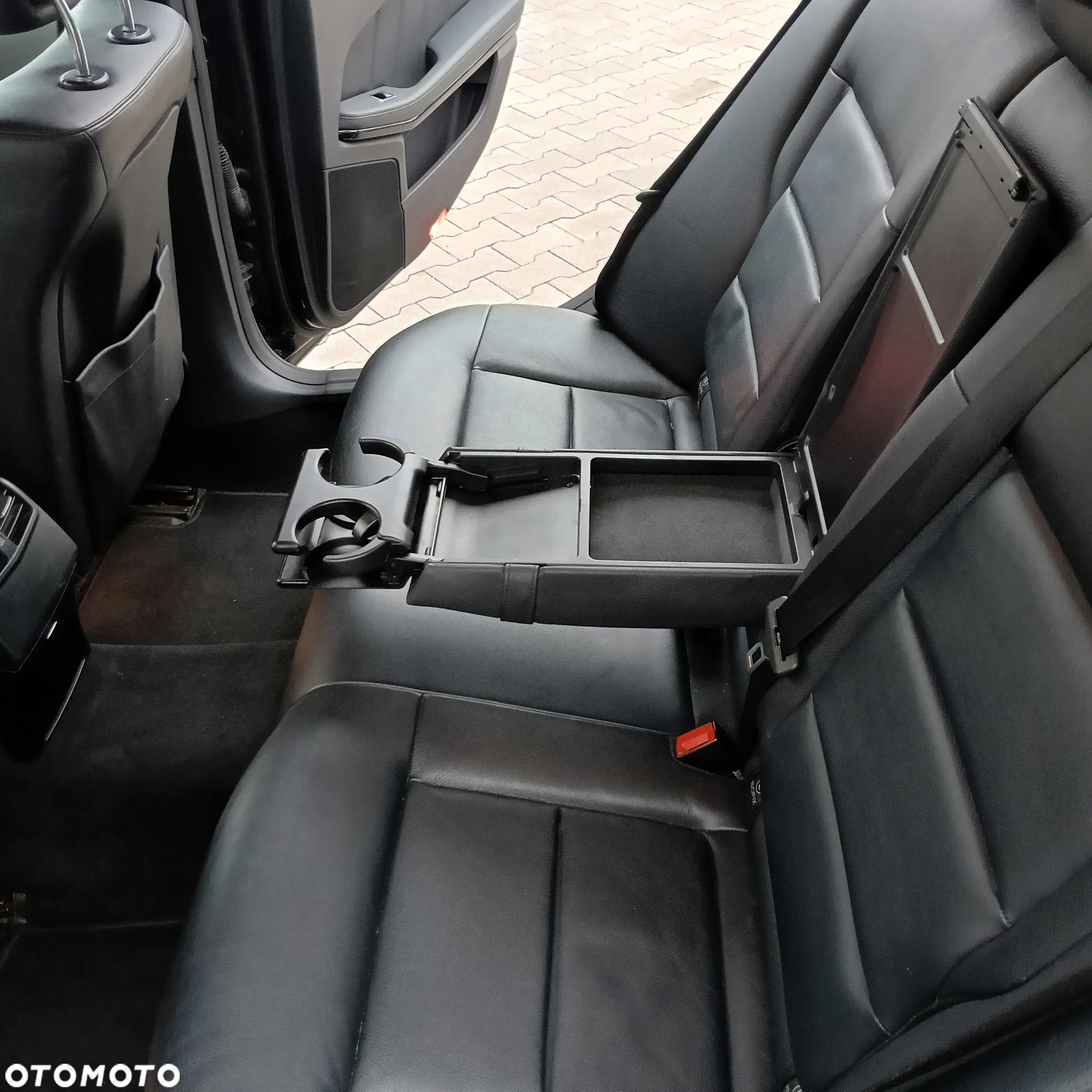 Mercedes-Benz Klasa E 350 CDI BlueEff Avantgarde - 7