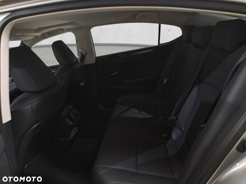 Lexus ES - 12