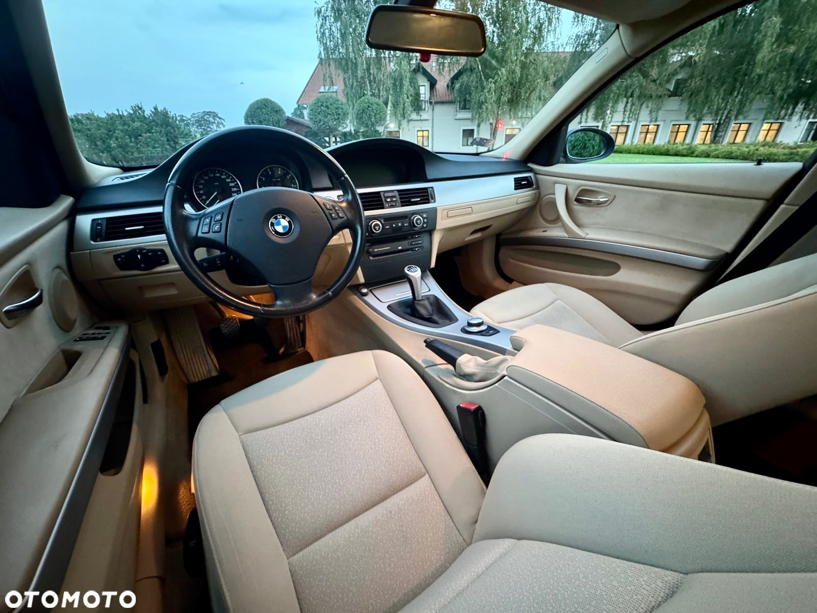 BMW Seria 3 320i - 5