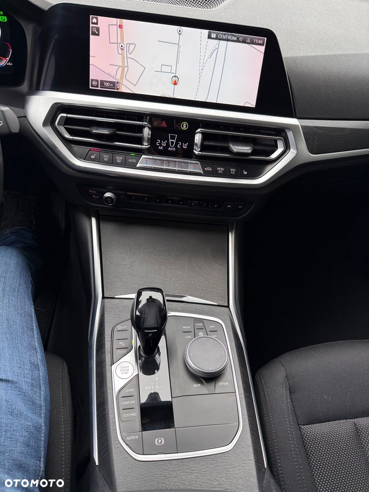 BMW Seria 3 320d Edition Luxury Line Purity - 15